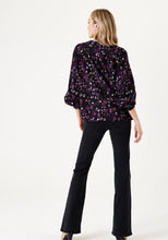 Load image into Gallery viewer, BLACK BLOUSE WITH PRINT
