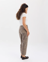 Load image into Gallery viewer, Westward High Rise Barrel Leg in Cool Cat