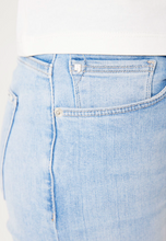 Load image into Gallery viewer, Celia 245 Superslim Flared Jeans - Light