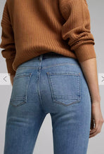 Load image into Gallery viewer, Slim Mid Rise Jeans in Organic Cotton