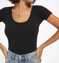 Load image into Gallery viewer, HAZEL SCOOP RIB TEE