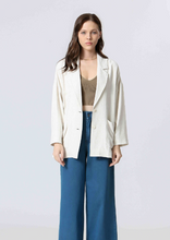 Load image into Gallery viewer, Soft Linen Jacket
