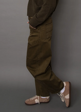 Load image into Gallery viewer, Baladev GD Stretch Twill Balloon Pant
