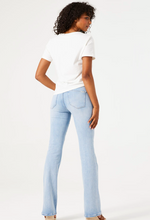 Load image into Gallery viewer, Celia 245 Superslim Flared Jeans - Light
