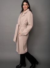 Load image into Gallery viewer, Havy Notch Collar Wrap
