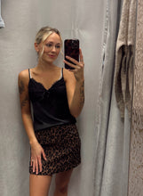 Load image into Gallery viewer, Skirt with Print
