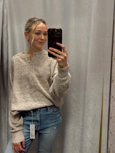 Load image into Gallery viewer, Suavia Long Raglan Sleeve Henley Neck Pull Over
