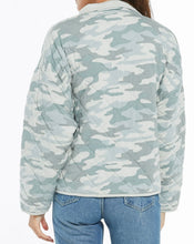 Load image into Gallery viewer, CAMO QUILTED JACKET
