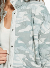 Load image into Gallery viewer, CAMO QUILTED JACKET
